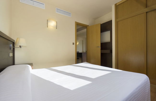 MS Apartamentos Puerto Marina - Photo 12