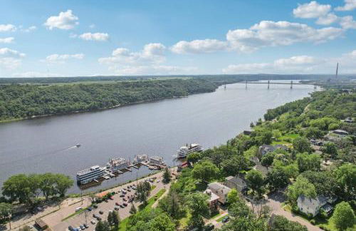 NEW! Heritage Retreat in the heart of Stillwater - Foto 33