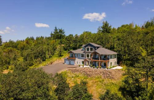 Panoramic River Views - Nature Framed in Every Window - Photo 1