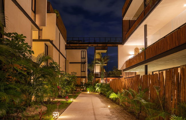 Two Bedroom Luxury Apartment by TuLuna - Photo 1