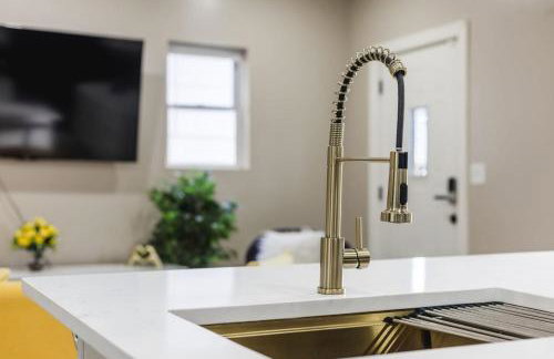 Chic Boho Retreat Near Downtown - Photo 31