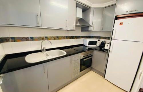 Apartamento en primera línea de playa con piscina y garaje gratuito - Foto 6