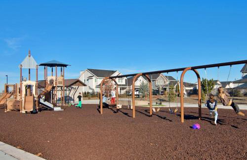 Relaxing Sauna Retreat Fire Pit and Swing Set - Foto 57