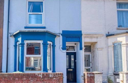 2-Bedroom Modern, Stunning & Stylish Contractor House, Sleeps 4, Prime Portsmouth Location with Free Parking Permit - by Blue Puffin Stays - Foto 42