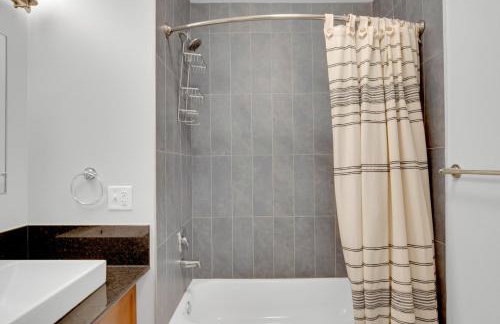 Loop 1BR w Pool Gym Lounge nr Riverwalk CHI-632 - Photo 13