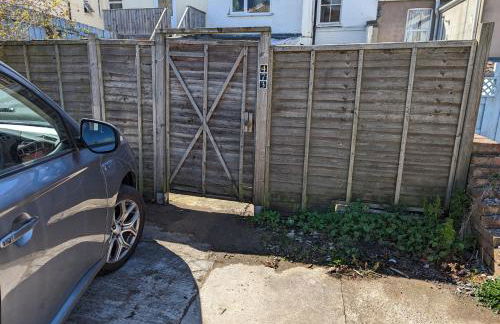 5BR townhouse Arnos Court Villa Bristol w parking - Foto 27