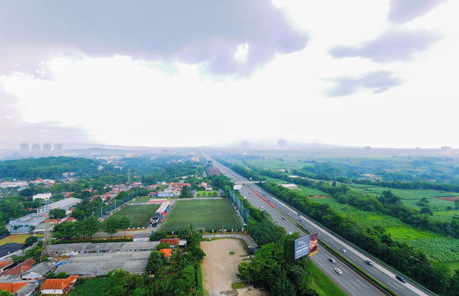 Best Homey And Nice Studio At Royal Sentul Park Apartment - Foto 5