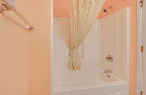 Walk to Ocean and Pier Surfside Beach House with Pool - Foto 18