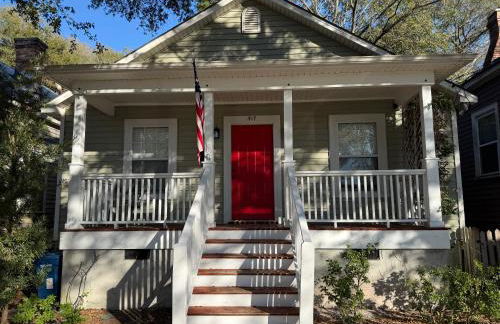 Downtown 3 BR, 2 BA newly renovated home close to Castle St - Photo 3