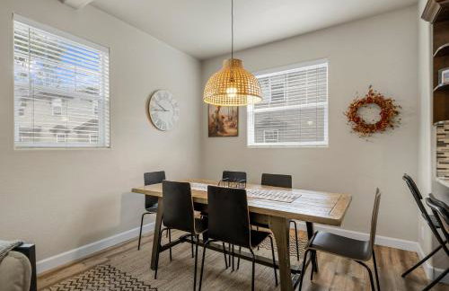 Mountain Peaks Getaway 4BR4BA Pet-Friendly Central AC Near Downtown Trails - Foto 47