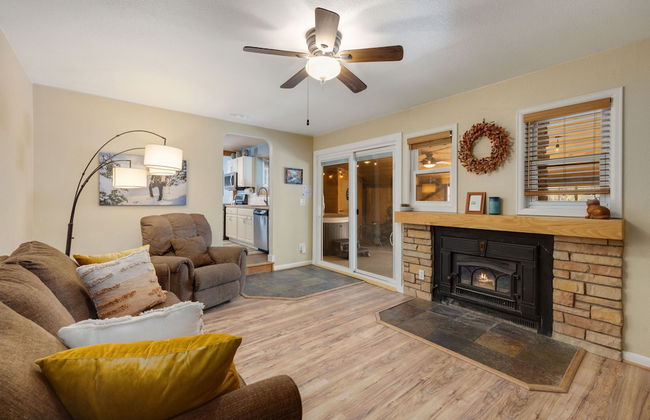 Cozy Mountain Retreat in Downtown With Hot Tub and Bikes - Foto 14