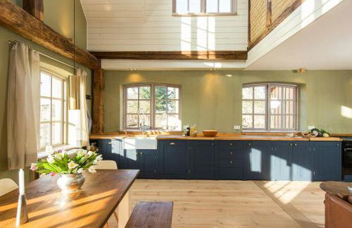 Spacious Vacation Apartment With A Garden View - Foto 1