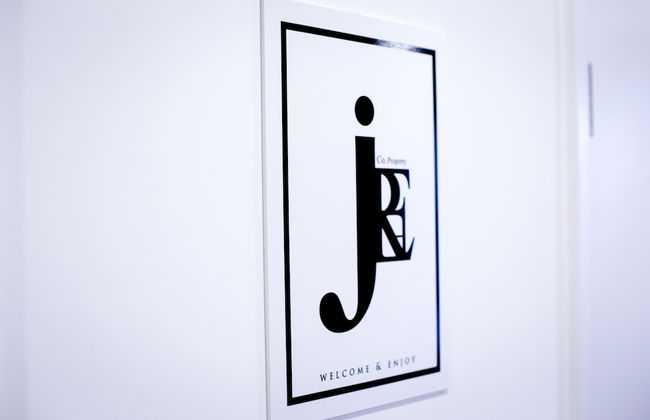 Cozy Luxury City Apartment in Central Bracknell - Photo 18