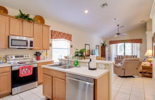 Sunny Villa with Lanai 17 Mi to Disney! - Foto 8