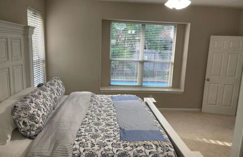 Lovely Woodlands home w/heated pool and spa! - Foto 55