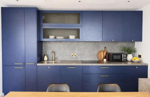 Beautiful view to Canary Wharf , O2 arena , near by London Excel 3-beds - Photo 7