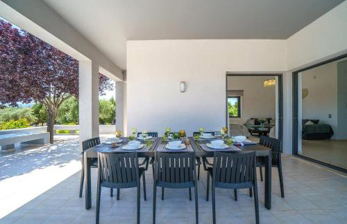 Nostra Terra Villa, 2-acre Secluded Nature Escape with Heated Pool, By ThinkVilla - Foto 25