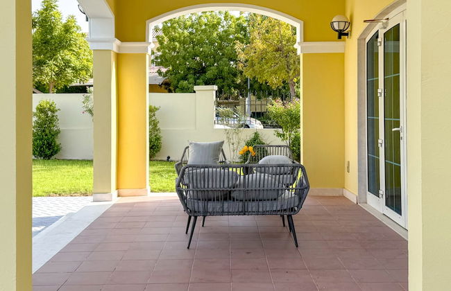 Venduras- Luxe 3BR Villa Jumeirah Park - Photo 32