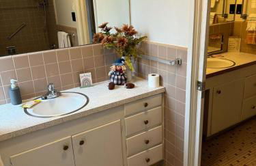 Midcentury Modern - Pool & Hot tub - Retro Retreat - Foto 40