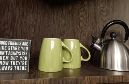 Mid Century Style Cottage Near Historic Downtown - Foto 34