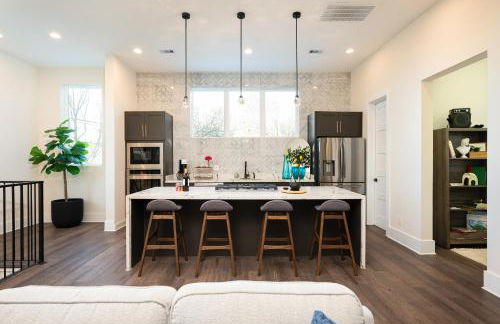 Rodeo Special! 4BR Luxury, Houston Rooftop Views - Foto 26