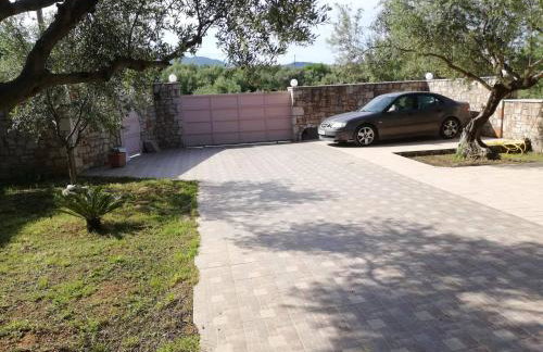 Avia, house with privillaged view, 100 meters from the sea - Photo 15