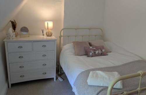 Period Thatched Cottage Towcester - Photo 20