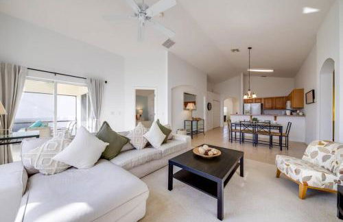 630- 3 Bedroom South facing Home with Pool Drenched in Florida Sunshine Perfect for Families - Foto 55