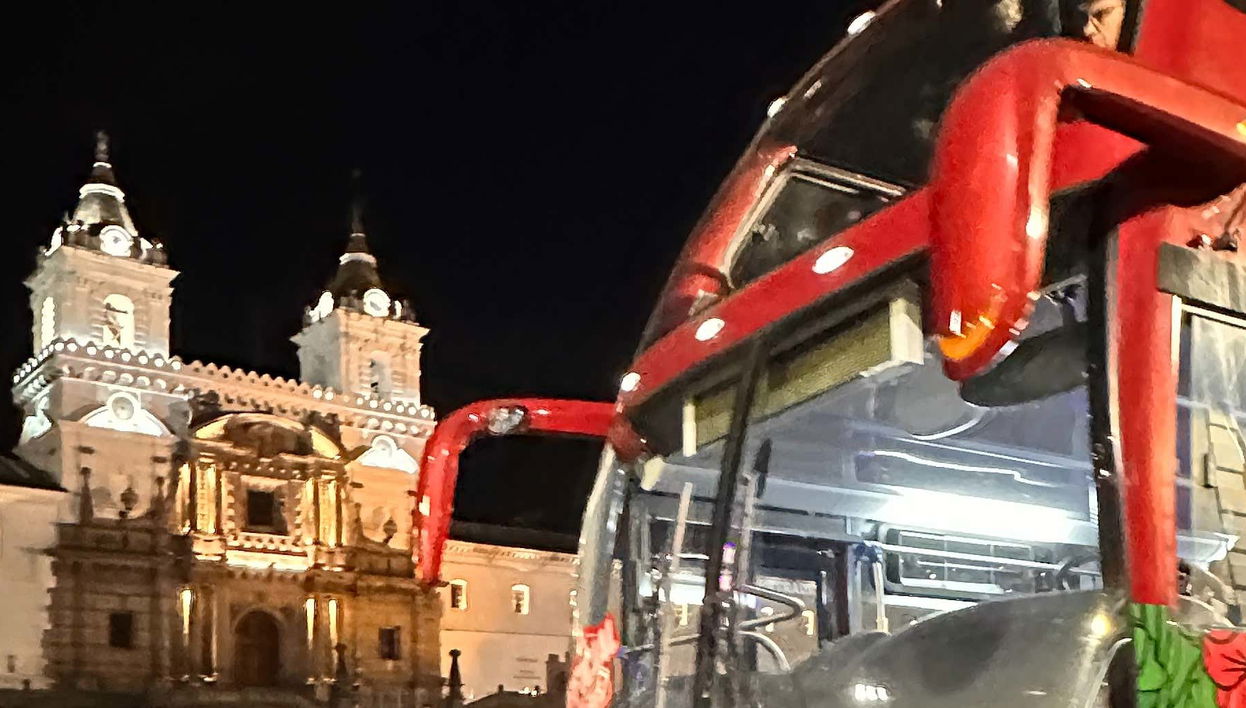 Tour nocturno en autobús descapotable