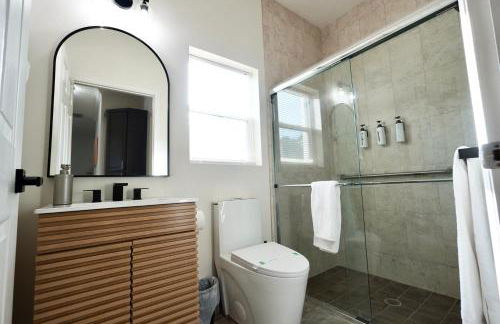 Villa Fiorō -Bold Luxury 2BR - River & Coastal Vibe - Foto 12