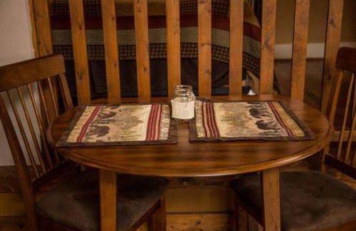 Mummy Mtn Suite 1 Bedroom suite with fireplace and jacuzzi tub - Foto 5