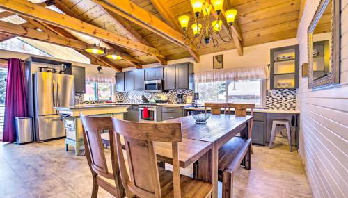 McCall Retreat with Hot Tub - half Mi to Downtown! - Foto 3