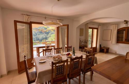 Beautiful Spacious Villa with Mountain View and Private Pool - Foto 17