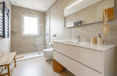 Casa Evangeline, luxury villa with ocean view - Photo 27