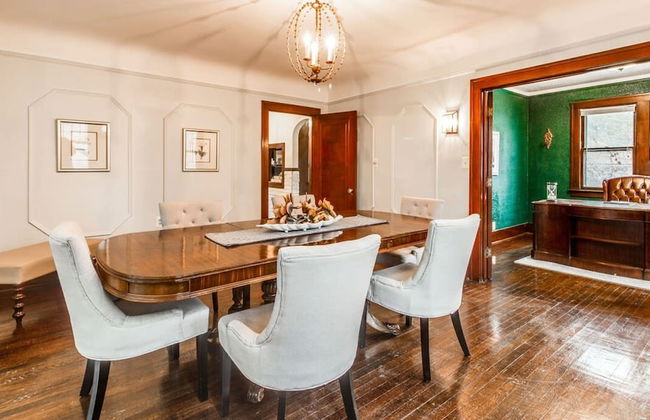 Glamorous Green Beauty in the Heart of University District 15min to Downtown - Foto 14