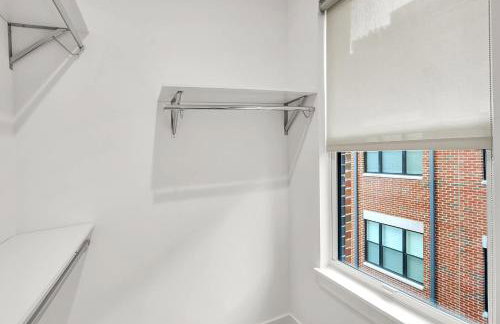 Luxury Townhouse with Fireplace Rooftop Deck Close to Downtown-Family Friendly - Foto 44