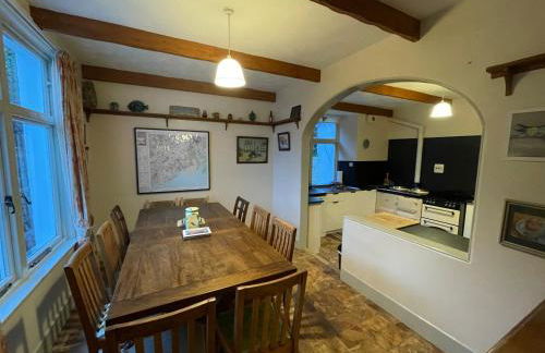 Beautiful 4BR Period Home With Spectacular Views - Pass the Keys - Photo 3