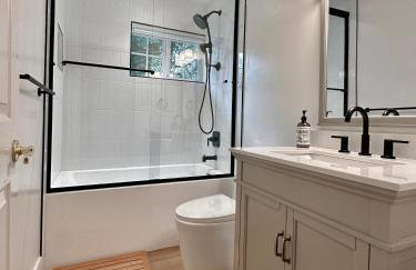 Spacious Cozy and Renovated Mountain Retreat - Foto 33