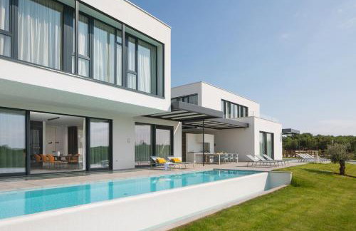 Design Villa Noble with Spa - Photo 1