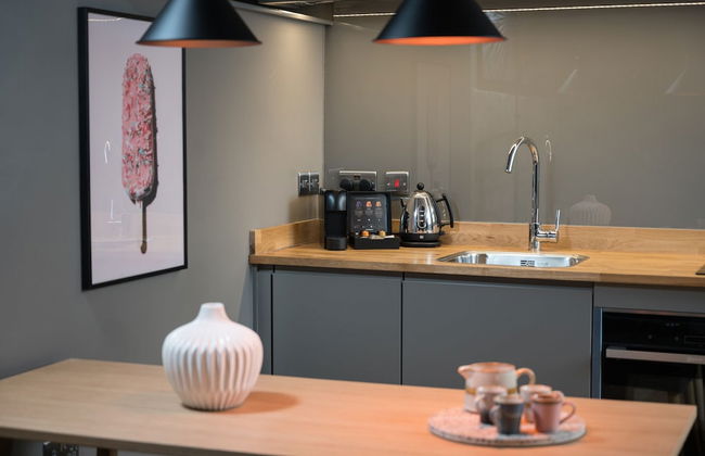 Hiding Space - Trim Street Apartments - Foto 21