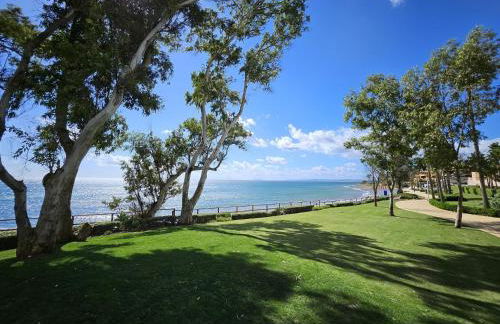 Luxury 2 bedrooms, Private Heated Pool - EHHouse - Photo 40