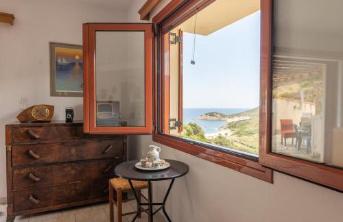 Overlooking Cheromilos - Foto 11