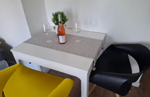 Beautiful apartment SOL-2 for two with balcony - Foto 2