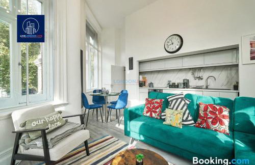 Last-Minute Reserve l Sleeps Up to 4 Guests l Flat 1 l One-Bedroom Apartment with King Bed and High Ceilings Near Camden by Live London Short Lets & Serviced Accommodation - Foto 25