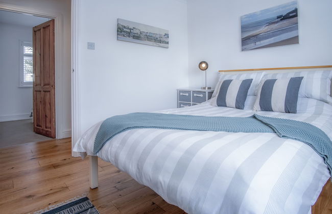 Town Heights - 3 Bedroom Holiday Home - Tenby - Foto 9