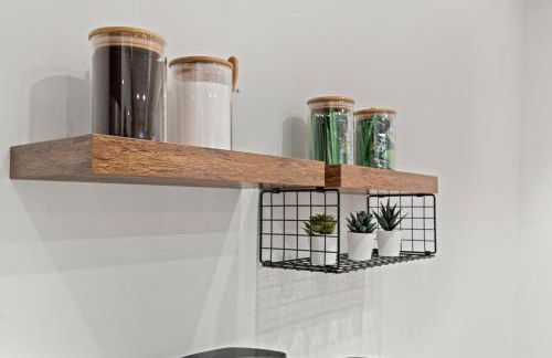 Charming LUXE 1BR, Free Parking, Kitchen and Laundry - Foto 43