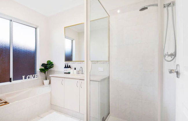 Idyllic Modern Scarborough Home Fireplace BBQ - Foto 15