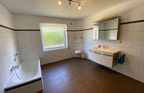 4-ZIMMERWOHNUNG,KÜCHE, INTERNET,PARKPLATZ,EMDEN,IHLOW,AURICh - Foto 6