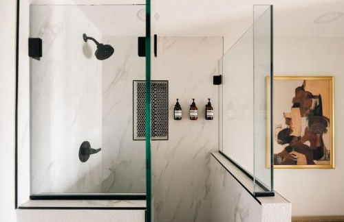 House of Noir Elan Stunning 6BR Designer Retreat - Photo 39