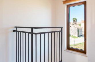 Villa atop the village with stunning view - Foto 28